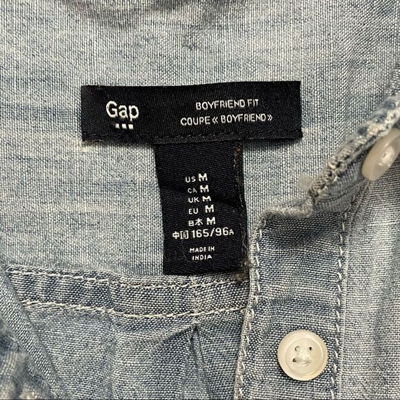 Gap Light Blue Denim Partial Button-down Long Sleeve Boyfriend Cut Shirt Medium - Picture 9 of 10